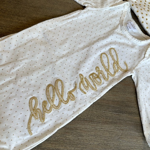 Mud Pie 0-3 months gown with matching cap - Picture 6 of 9